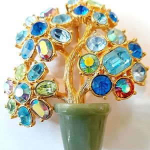 VINTAGE Joan Rivers Flowering Plant Brooch